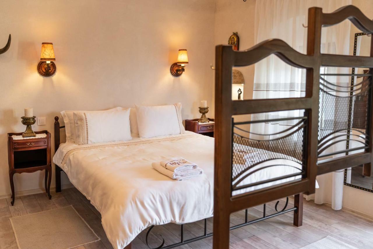 Historic Apartment In The Heart Of The City เวลีคอเทอร์โนโว ภายนอก รูปภาพ