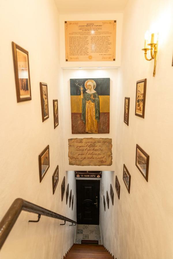 Historic Apartment In The Heart Of The City เวลีคอเทอร์โนโว ภายนอก รูปภาพ